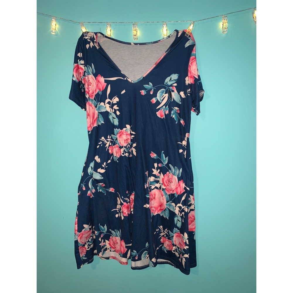 Floral dress with pockets